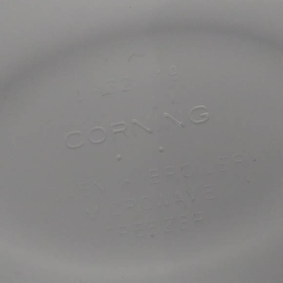 CORNING WARE CASUAL ELEGANCE L-32 WHITE COVERED 2 Qt SERVING DISH WITH LID - Picture 5 of 5
